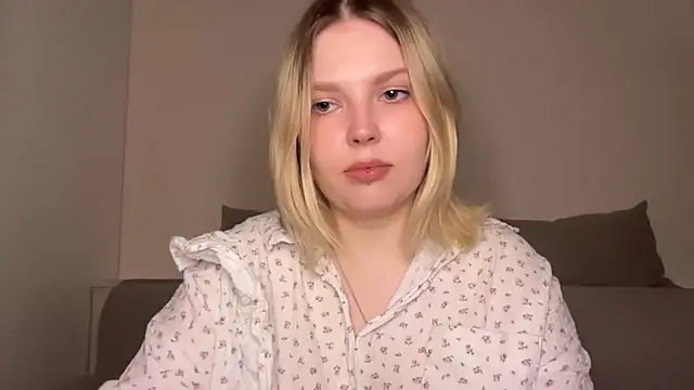 Snapshot of Ophelia_Ritz chatting on March 31, 9:59 pm Ophelia Ritz online show from March 31, 9:59 pm