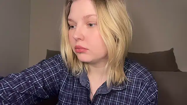 Snapshot of Ophelia_Ritz chatting on April 9, 10:59 pm Ophelia Ritz online show from April 9, 10:59 pm
