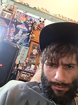 Snapshot of TrndSettr chatting on February 27, 5:02 pm TrndSettr online show from February 27, 5:02 pm