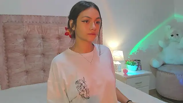 Snapshot of Jennifer_Lee_ chatting on February 20, 10:21 pm Jennifer Lee online show from February 20, 10:21 pm