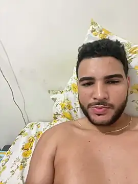 Snapshot of Henryzer7 chatting on February 2, 5:06 am Henryzer7 online show from February 2, 5:06 am