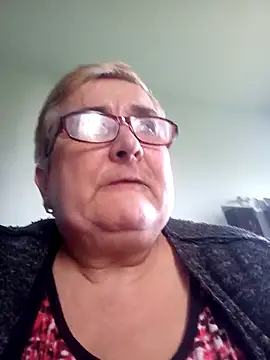 Snapshot of SusanStar874 chatting on June 19, 1:04 pm SusanStar874 online show from June 19, 1:04 pm