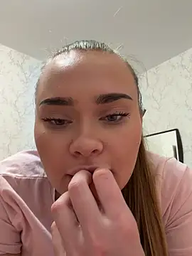 MonicaWestt online show from April 13, 8:25 pm