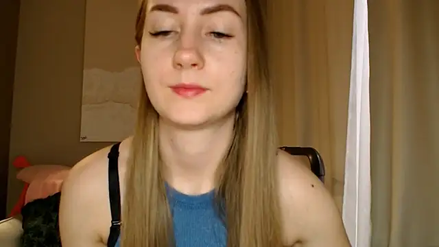 Snapshot of BluueSilk chatting on December 30, 12:20 pm BluueSilk online show from December 30, 12:20 pm