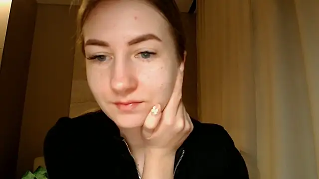 Snapshot of BluueSilk chatting on January 6, 6:25 am BluueSilk online show from January 6, 6:25 am