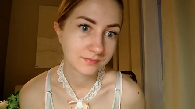 Snapshot of BluueSilk chatting on January 7, 6:05 am BluueSilk online show from January 7, 6:05 am