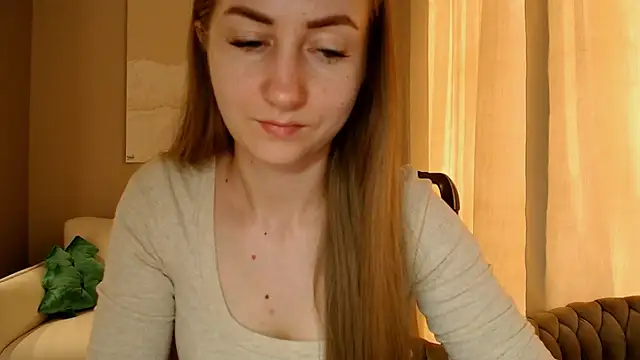 Snapshot of BluueSilk chatting on January 7, 9:07 am BluueSilk online show from January 7, 9:07 am