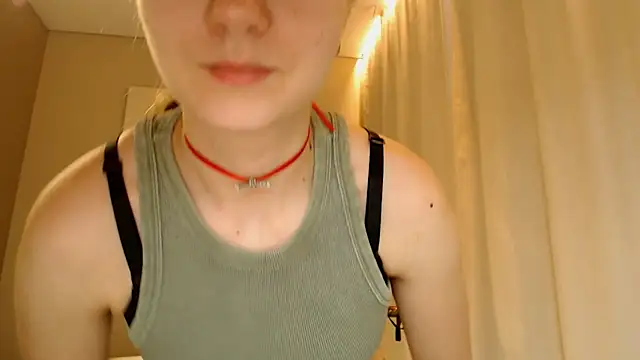 Snapshot of BluueSilk chatting on January 10, 12:26 pm BluueSilk online show from January 10, 12:26 pm