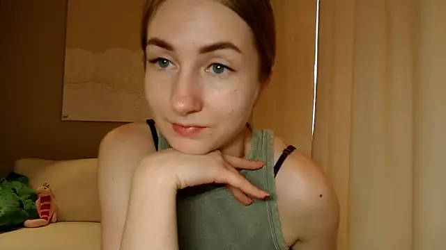 Snapshot of BluueSilk chatting on January 28, 12:00 pm BluueSilk online show from January 28, 12:00 pm