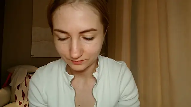 Snapshot of BluueSilk chatting on February 4, 12:33 pm BluueSilk online show from February 4, 12:33 pm