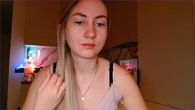 BluueSilk online show from February 18, 6:09 am