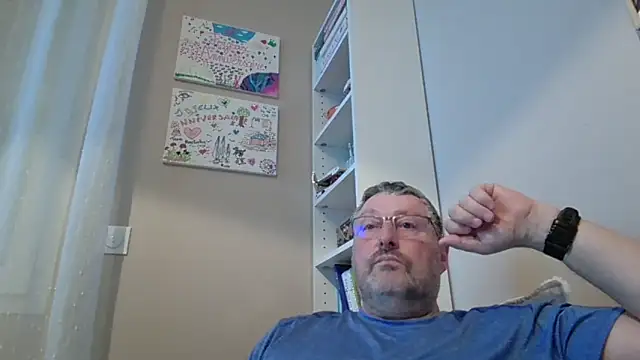 doudou310 online show from February 12, 6:08 am