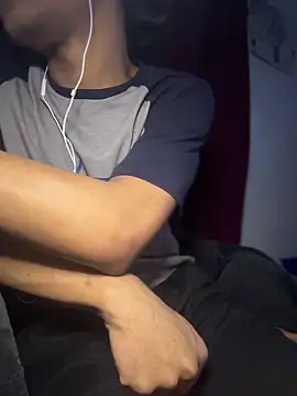 vexahleah online show from April 14, 5:24 am