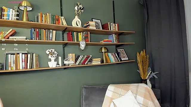 Snapshot of JuliannaLeiding chatting on February 16, 7:10 pm JuliannaLeiding online show from February 16, 7:10 pm