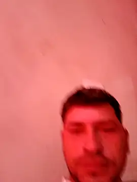 Snapshot of elvergon23139 chatting on February 6, 3:15 pm elvergon23139 online show from February 6, 3:15 pm