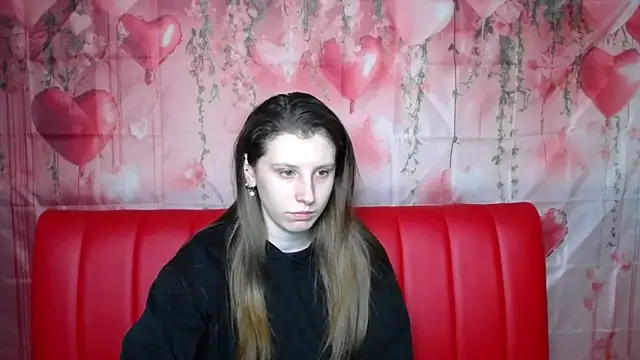 Snapshot of LilianaShine chatting on February 5, 6:07 am LilianaShine online show from February 5, 6:07 am