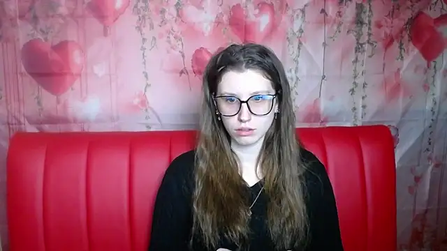 Snapshot of LilianaShine chatting on February 11, 6:07 am LilianaShine online show from February 11, 6:07 am