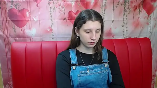 Snapshot of LilianaShine chatting on February 26, 6:12 am LilianaShine online show from February 26, 6:12 am