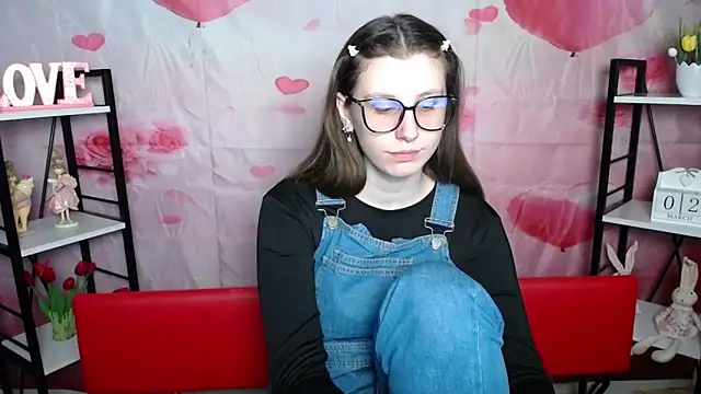 Snapshot of LilianaShine chatting on March 2, 6:14 am LilianaShine online show from March 2, 6:14 am