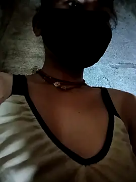 Sunali Bendre online show from April 3, 4:21 am