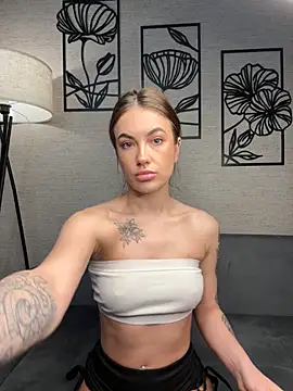 Snapshot of xXKelly_bonb0nXx chatting on February 23, 12:13 pm xXKelly bonb0nXx online show from February 23, 12:13 pm