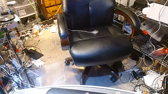 Snapshot of ctguybj chatting on July 1, 12:45 am ctguybj online show from July 1, 12:45 am
