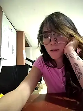 Snapshot of Winniedepootha chatting on February 28, 3:18 am Winniedepootha online show from February 28, 3:18 am