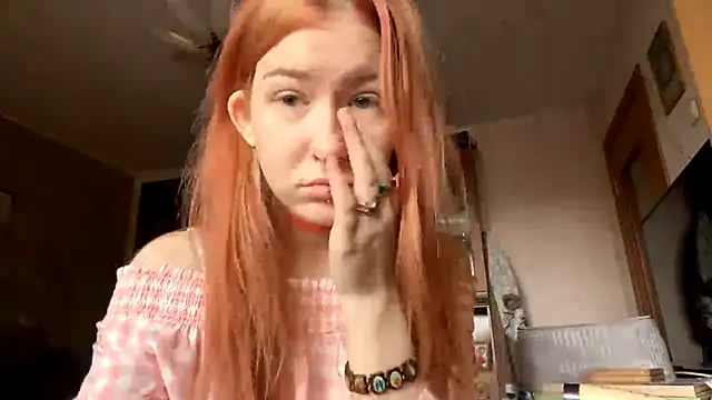 Snapshot of LaureenVielma chatting on February 14, 7:05 am LaureenVielma online show from February 14, 7:05 am