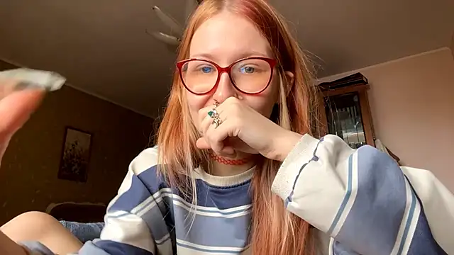 Snapshot of LaureenVielma chatting on February 15, 7:16 am LaureenVielma online show from February 15, 7:16 am