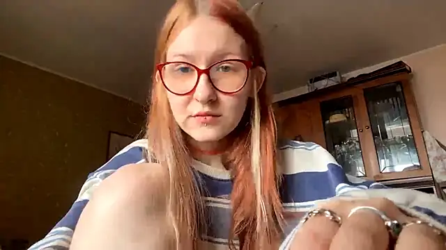 Snapshot of LaureenVielma chatting on February 15, 7:51 am LaureenVielma online show from February 15, 7:51 am