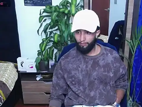 Snapshot of _noahdiaz chatting on February 20, 5:37 am noahdiaz online show from February 20, 5:37 am