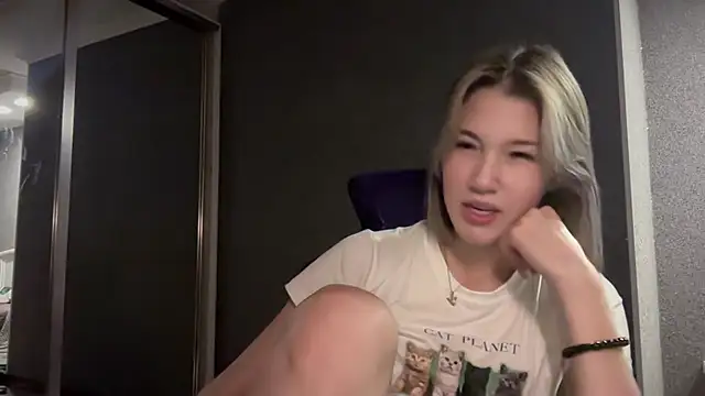 lilXdomiii online show from February 17, 12:45 pm