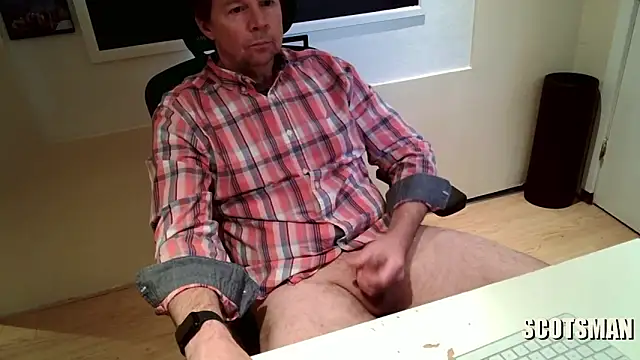 Snapshot of Scotsmanx chatting on May 13, 4:15 pm Scotsmanx online show from May 13, 4:15 pm