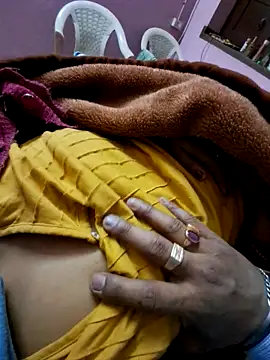 Snapshot of fantastic-couple chatting on February 5, 4:44 pm fantastic-couple online show from February 5, 4:44 pm