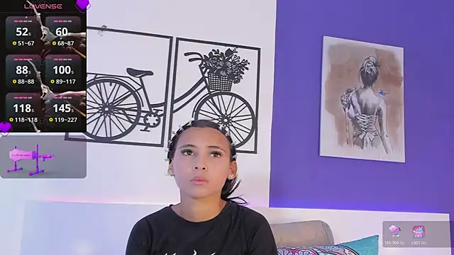 Snapshot of Summer1- chatting on February 4, 1:17 pm Summer1- online show from February 4, 1:17 pm