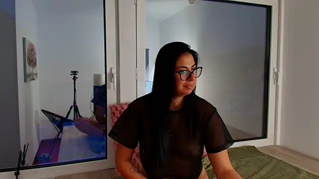 Snapshot of MissyScarlet chatting on February 27, 4:45 am MissyScarlet online show from February 27, 4:45 am