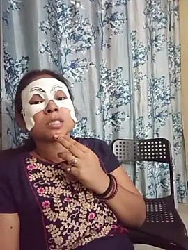 pinkbox online show from March 14, 6:30 am