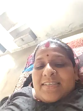 Snapshot of Hirdesh_sahhu chatting on February 16, 9:49 am Hirdesh sahhu online show from February 16, 9:49 am