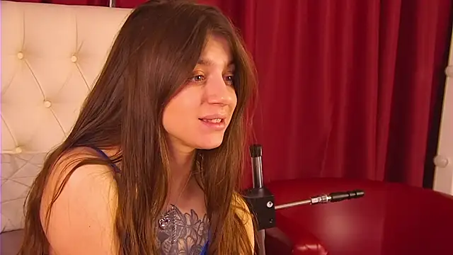 Snapshot of EileenElfie chatting on February 2, 3:49 am EileenElfie online show from February 2, 3:49 am