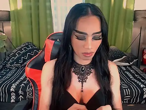 Snapshot of VeshtidaTS chatting on February 11, 8:30 am VeshtidaTS online show from February 11, 8:30 am