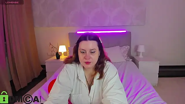 Snapshot of Valery_Grand chatting on February 15, 1:13 am Valery Grand online show from February 15, 1:13 am