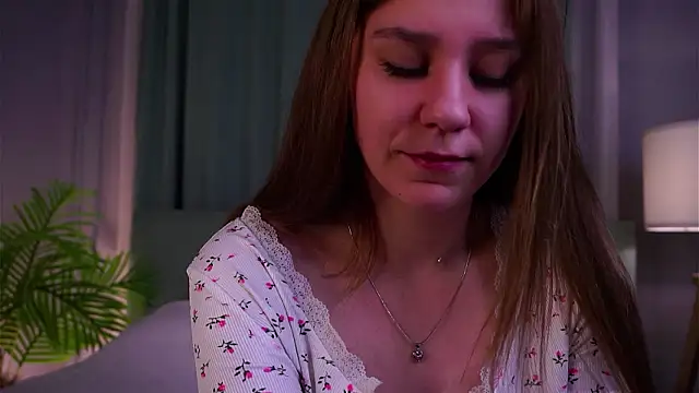 Snapshot of ShantellAngulo chatting on February 4, 1:11 am ShantellAngulo online show from February 4, 1:11 am