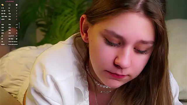 Snapshot of ShantellAngulo chatting on February 17, 1:24 am ShantellAngulo online show from February 17, 1:24 am