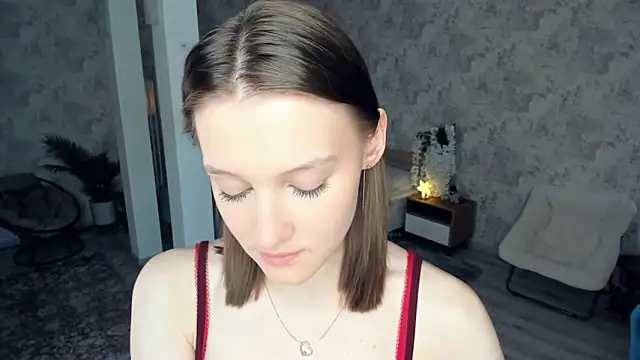 LianneBynon online show from February 27, 8:14 am