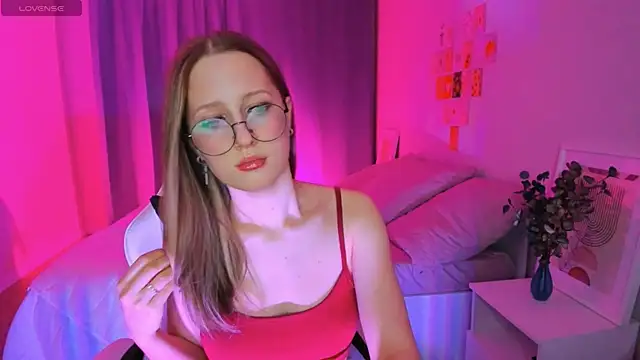 Snapshot of Vega_Taylor chatting on February 28, 3:51 am Vega Taylor online show from February 28, 3:51 am