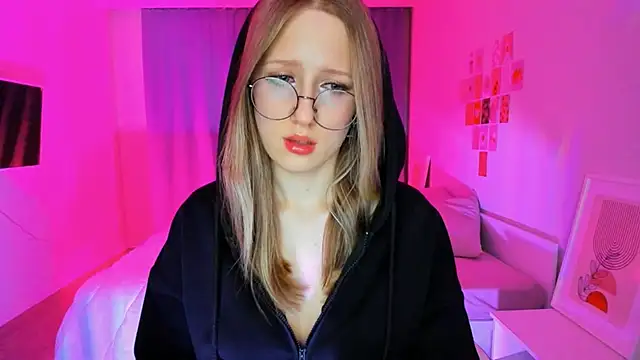 Vega Taylor online show from March 3, 3:45 am