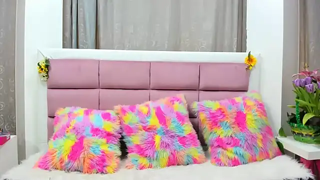 Snapshot of Keiry_Paloma chatting on February 12, 1:28 pm Keiry Paloma online show from February 12, 1:28 pm