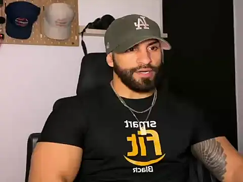 Snapshot of SamDornan51 chatting on February 10, 12:26 am SamDornan51 online show from February 10, 12:26 am