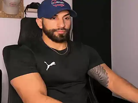 Snapshot of SamDornan51 chatting on February 12, 12:27 am SamDornan51 online show from February 12, 12:27 am