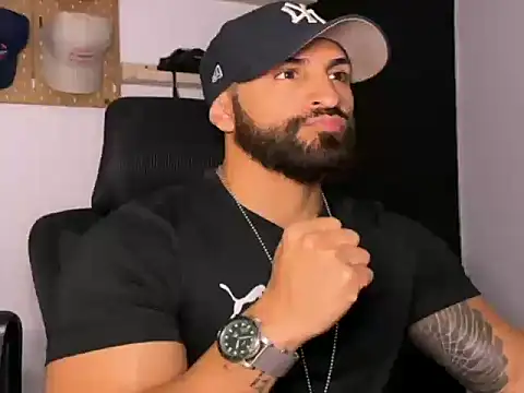 Snapshot of SamDornan51 chatting on February 21, 3:07 am SamDornan51 online show from February 21, 3:07 am